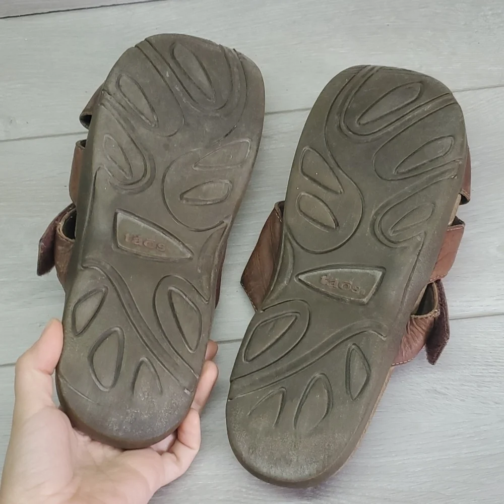 Taos Footwear good used